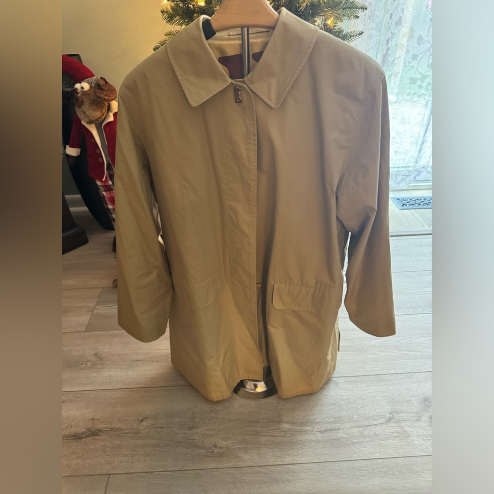 Authentic Vintage Burberry Trench Coat - Picture 10 of 11